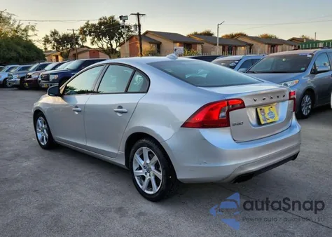 2014 Volvo S60 T5 z USA, uszkodzony, nr VIN YV1612FS5E2296652